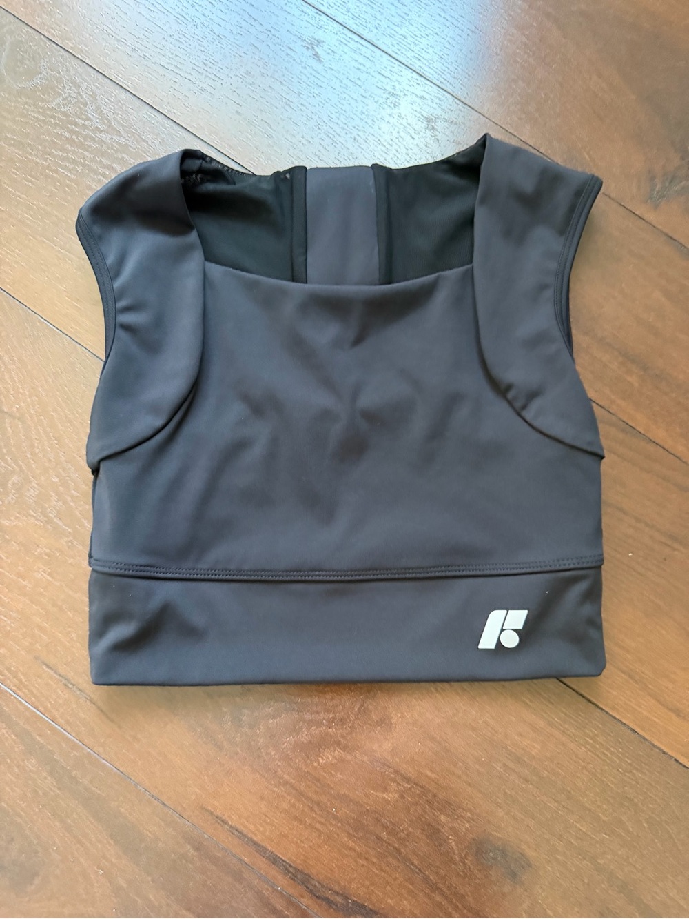 Forme medium black sports bra power